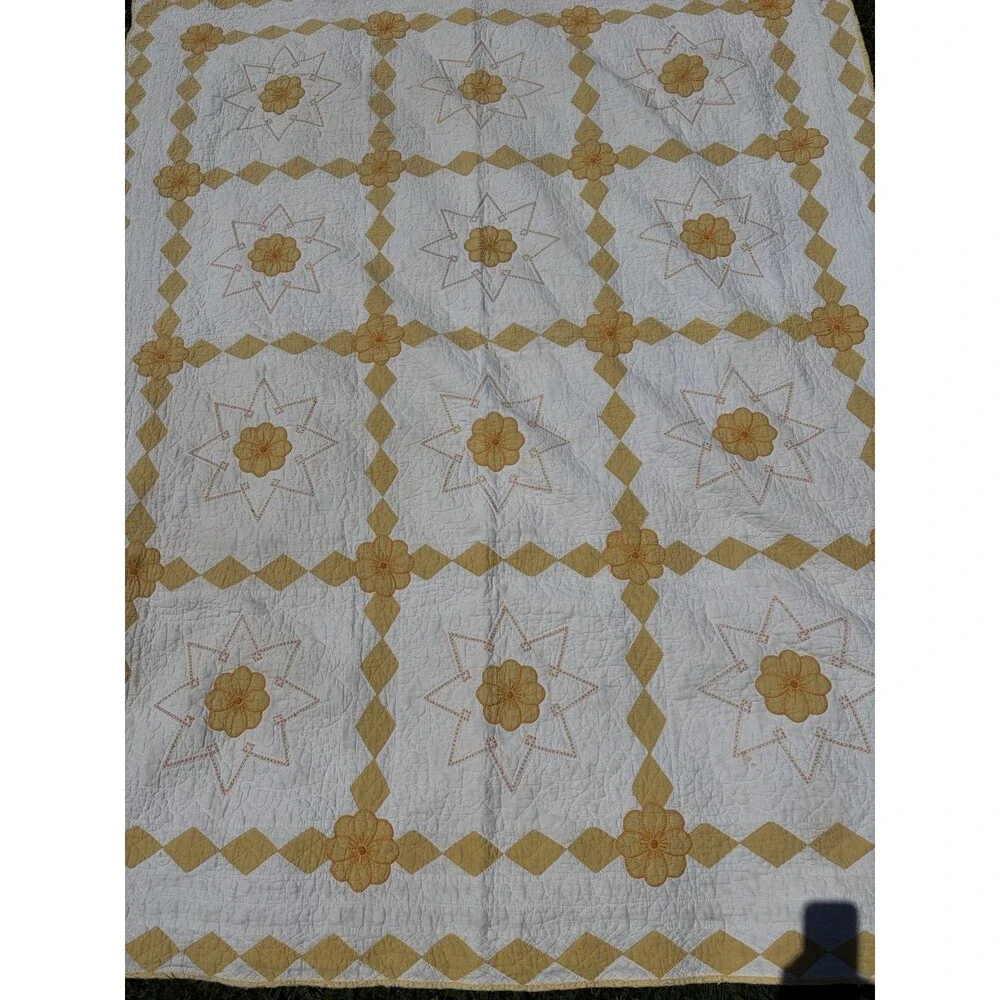 Vintage Hand Stitched Quilt Flower Star Design 68
